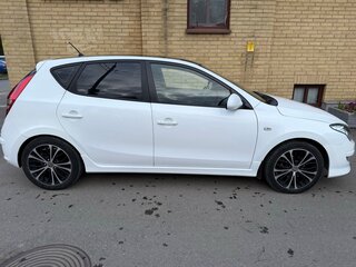2011 Hyundai i30 I Рестайлинг, белый, 840000 рублей, вид 3