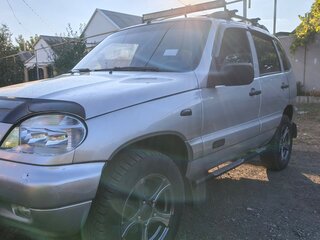 2005 Chevrolet Niva I, серебристый, 550000 рублей, вид 1