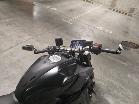2025 Yamaha MT-07 (FZ-07), чёрный, 1050000 рублей, вид 3