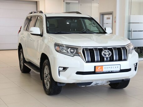 2020 Toyota Land Cruiser Prado 150 Series Рестайлинг 2, белый, 5999000 рублей, вид 5