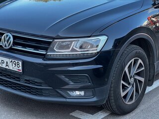 2018 Volkswagen Tiguan II, чёрный, 2249000 рублей, вид 2