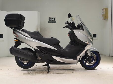 2022 Suzuki Burgman (SkyWave) 400, серебристый, 585000 рублей, вид 1