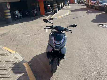 2024 Zeeho AE8 S+, серебристый, 450000 рублей, вид 2