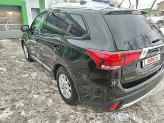 2015 Mitsubishi Outlander III Рестайлинг, чёрный, 2024000 рублей, вид 3