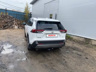 2021 Toyota RAV4 V (XA50), белый, 3650000 рублей, вид 3