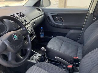 2010 Skoda Fabia II Рестайлинг, серебристый, 450000 рублей, вид 5