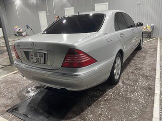 2004 Mercedes-Benz S-Класс 500 7-speed IV (W220) Рестайлинг, серебристый, 1520000 рублей, вид 3