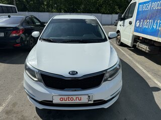 2015 Kia Rio III Рестайлинг, белый, 1100000 рублей, вид 1
