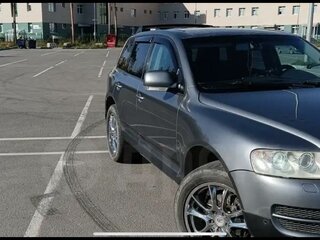 2003 Volkswagen Touareg I, серебристый, 810000 рублей, вид 2