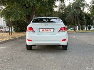 2013 Hyundai Solaris I, белый, 850000 рублей, вид 2