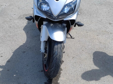 2003 Honda CBR 600F, серебристый, 515000 рублей, вид 1