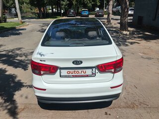 2015 Kia Rio III Рестайлинг, белый, 890000 рублей, вид 5