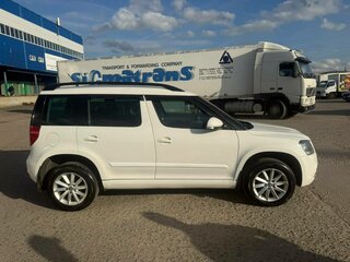 2015 Skoda Yeti I Рестайлинг, белый, 750000 рублей, вид 5