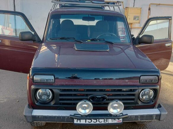 2014 Lada (ВАЗ) 2121 (4x4) I Рестайлинг, пурпурный, 500000 рублей - вид 3