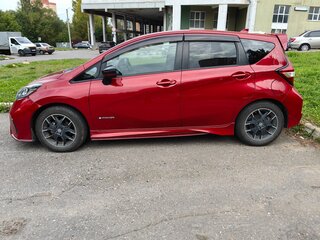 2017 Nissan Note II Рестайлинг, пурпурный, 1590000 рублей, вид 5