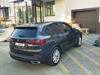 2019 BMW X5 40i IV (G05/G18), серый, 6500000 рублей, вид 4