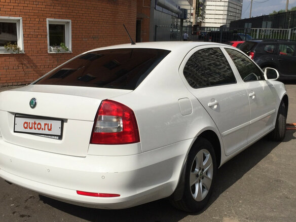 2012 Skoda Octavia II (A5) Рестайлинг, белый - вид 3