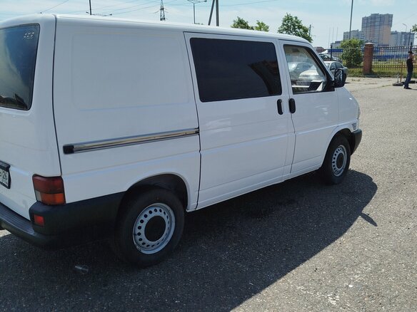 2000 Volkswagen Transporter, белый, 900000 рублей - вид 1