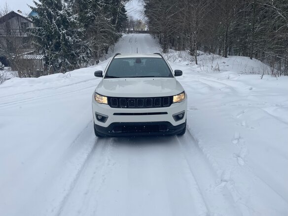 2020 Jeep Compass II, белый, 2400000 рублей