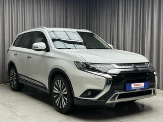 2019 Mitsubishi Outlander III Рестайлинг 3, белый, 2149000 рублей, вид 3