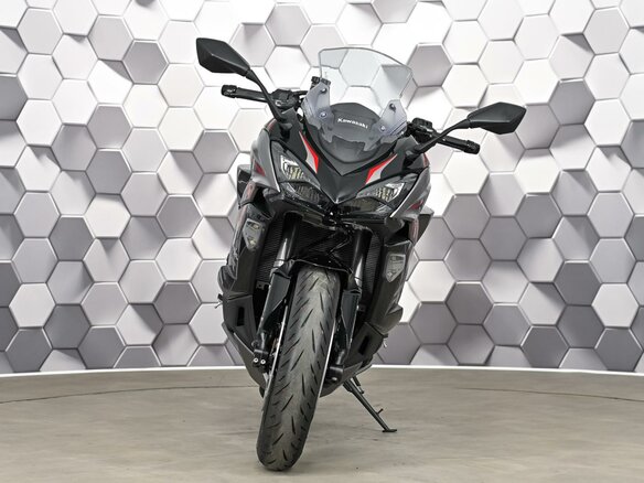 2024 Kawasaki Ninja 1000 SX, чёрный - вид 4
