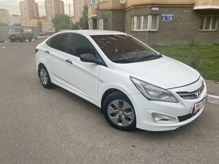 2015 Hyundai Solaris I Рестайлинг, белый, 1250000 рублей, вид 1