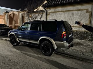 2001 Mitsubishi Montero Sport I, белый, 1050000 рублей, вид 5