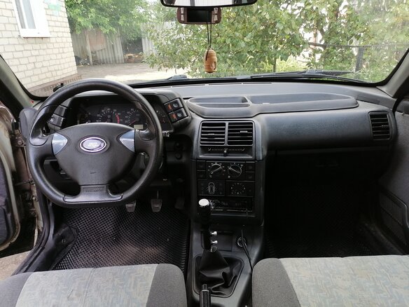 2005 Lada (ВАЗ) 2110, бежевый, 180000 рублей - вид 13