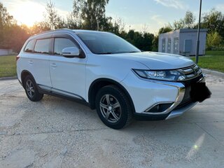 2015 Mitsubishi Outlander III Рестайлинг 2, белый, 1550000 рублей, вид 3