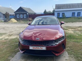 2020 Kia K5 III, красный, 2250000 рублей, вид 2