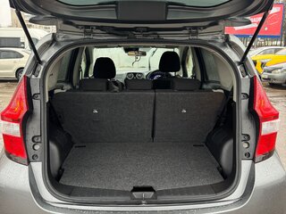 2017 Nissan Note e-Power II Рестайлинг, серебристый, 1300000 рублей, вид 4