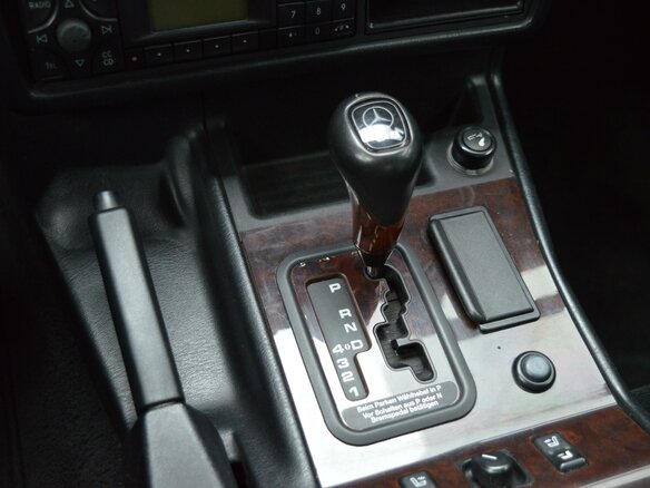 2001 Mercedes-Benz G-Класс 500 II (W463), чёрный
