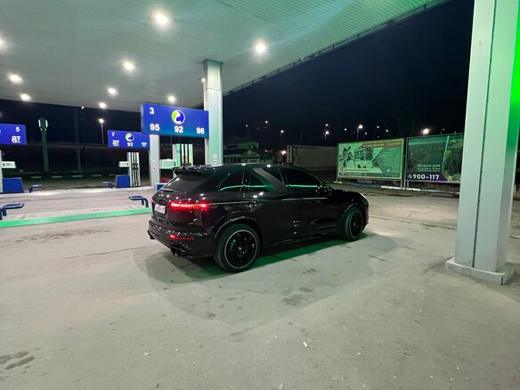 2016 Porsche Cayenne Turbo S II Рестайлинг (958), чёрный, 5900000 рублей - вид 20