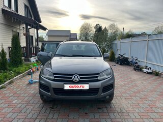 2013 Volkswagen Touareg II, серый, 1620000 рублей, вид 2