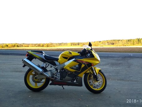 2001 Honda CBR 929RR Fireblade, жёлтый, 341670 рублей, вид 4