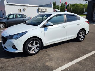 2020 Hyundai Solaris II Рестайлинг, белый, 1200000 рублей, вид 4