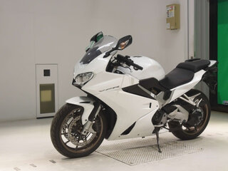 2015 Honda VFR 800, белый, 750000 рублей, вид 2