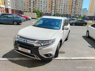 2018 Mitsubishi Outlander III Рестайлинг 2, белый, 2100000 рублей, вид 2
