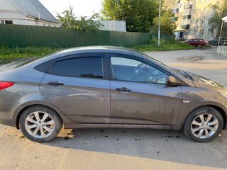 2013 Hyundai Solaris I, серый, 550000 рублей, вид 3