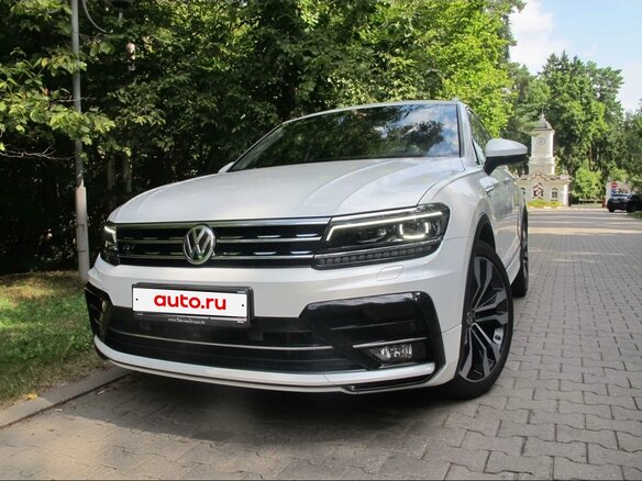 2017 Volkswagen Tiguan II, белый, 3250000 рублей - вид 2