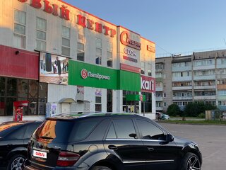 2009 Mercedes-Benz M-Класс 350 II (W164) Рестайлинг, чёрный, 1100000 рублей, вид 3