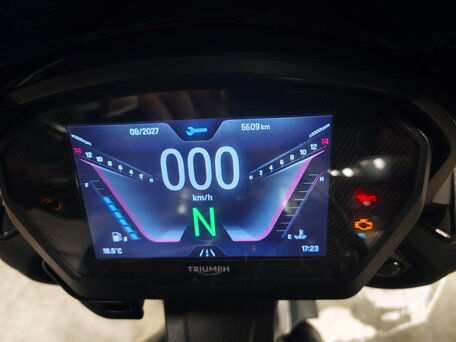 2022 Triumph Street Triple, серый, 1000000 рублей, вид 5