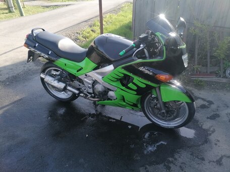 2001 Kawasaki ZZR 400, чёрный, 250000 рублей, вид 2