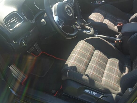 2012 Volkswagen Golf GTI VI, чёрный - вид 2