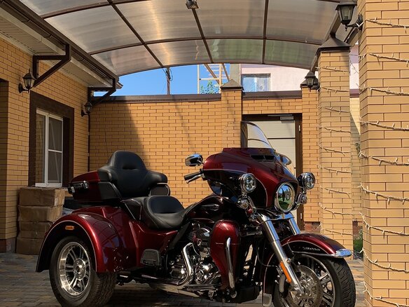 2015 Harley-Davidson Tri Glide, красный, 3600000 рублей - вид 2