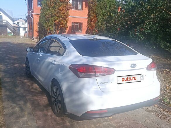 2019 Kia Cerato III Рестайлинг (Classic), белый, 1650000 рублей - вид 9