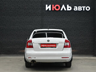 2012 Skoda Octavia II (A5) Рестайлинг, белый, 900000 рублей, вид 5