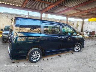 2016 Toyota Voxy III (R80), синий, 2100000 рублей, вид 3