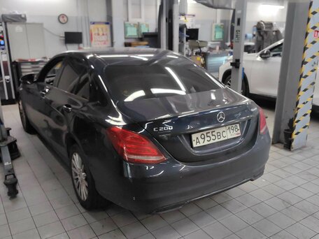 2017 Mercedes-Benz C-Класс 200 IV (W205), синий, 2399000 рублей, вид 2
