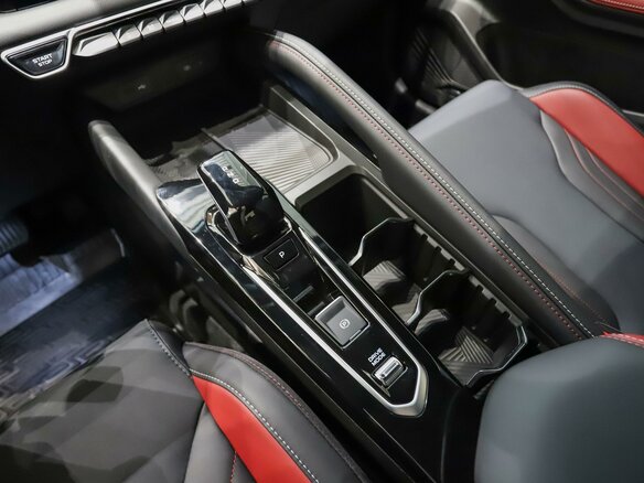 2026 Geely Coolray I Рестайлинг 2, фиолетовый - вид 13